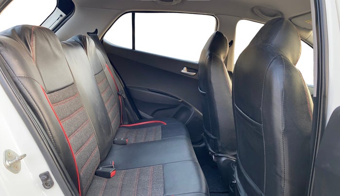 2018 Hyundai Grand i10 SPORTZ 1.2 KAPPA VTVT DUAL TONE, Petrol, Manual, 1,19,801 km, Right Side Rear Door Cabin