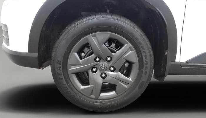 2023 Hyundai VENUE S 1.2, Petrol, Manual, 23,248 km, Left Front Wheel