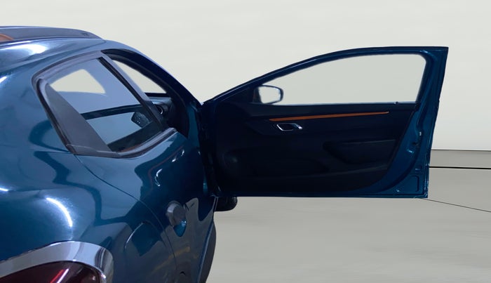 2019 Renault Kwid CLIMBER 1.0 (O), Petrol, Manual, 52,407 km, RHS Front Door