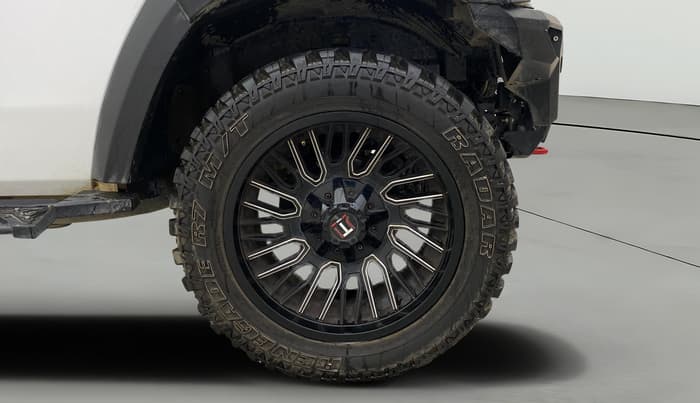 2023 Mahindra Thar LX P 2WD AT HT, Petrol, Automatic, 30,257 km, Right Front Wheel