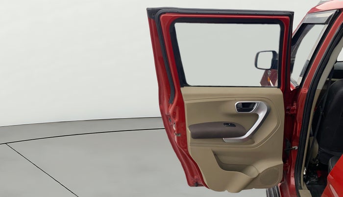 2017 Mahindra TUV300 T8, Diesel, Manual, 47,261 km, LHS Rear Door