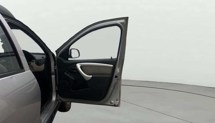 2013 Renault Duster 85 PS RXL DIESEL, Diesel, Manual, 1,05,325 km, RHS Front Door