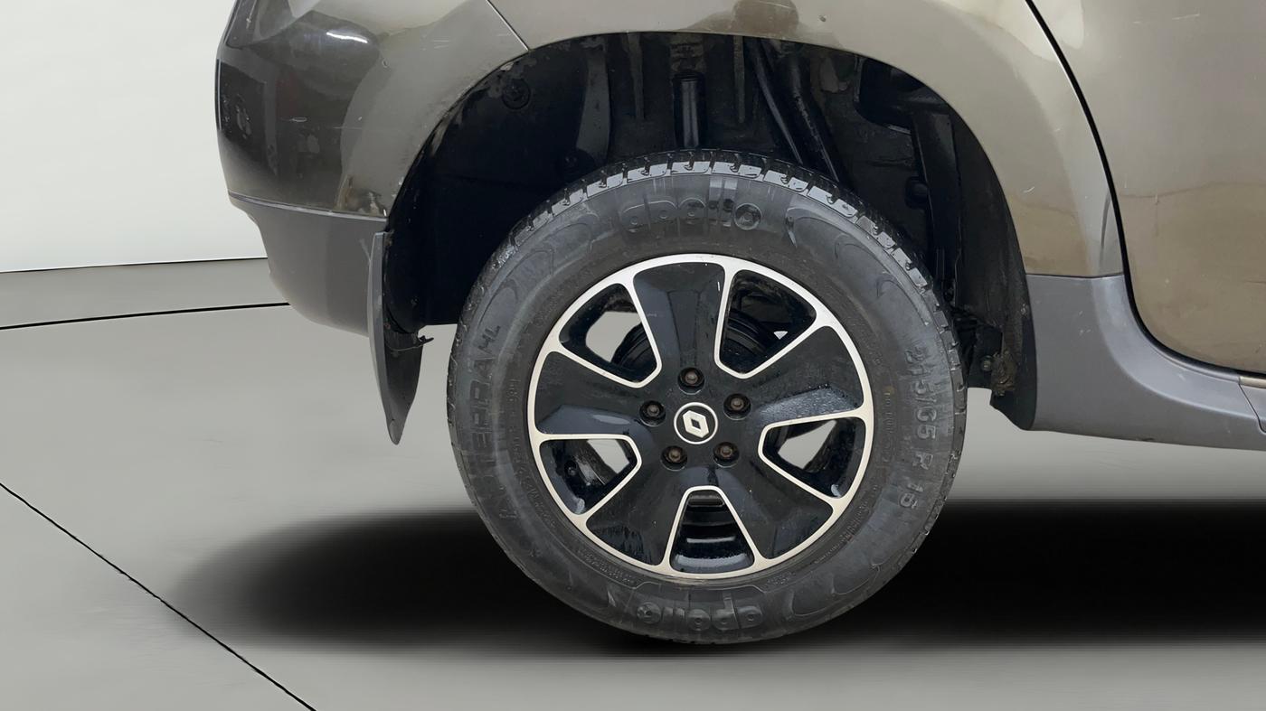 2019 Renault Duster RXS PETROL, Petrol, Manual, 32,006 km, Right Rear Wheel