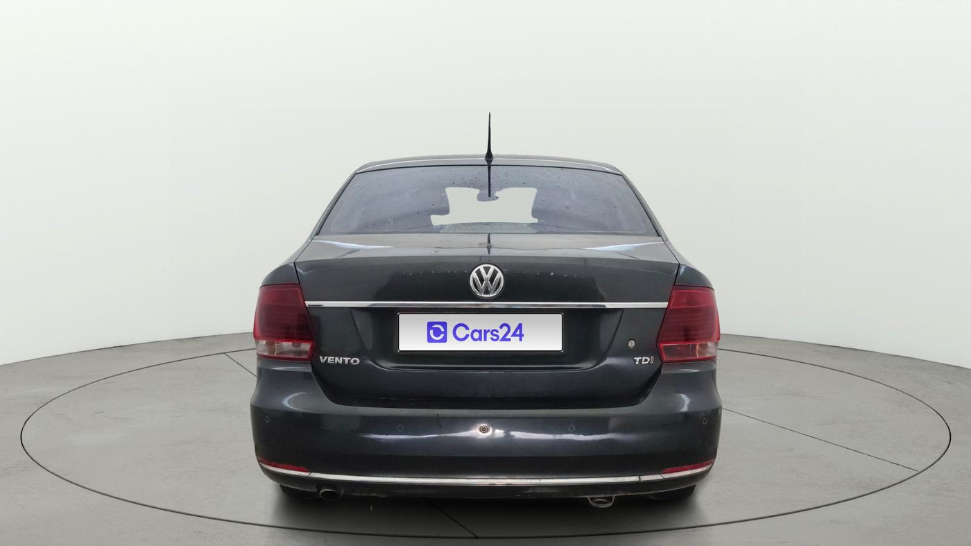 2015 Volkswagen Vento HIGHLINE 1.5 AT, Diesel, Automatic, 1,43,813 km, Back/Rear