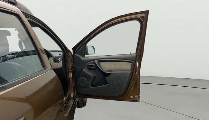2015 Renault Duster RXL PETROL, Petrol, Manual, 54,271 km, RHS Front Door