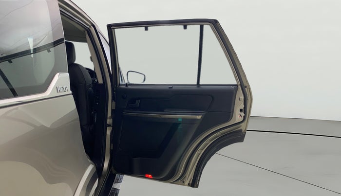 2018 Tata Hexa XT 4X2 7 STR, Diesel, Manual, 1,01,248 km, RHS Rear Door