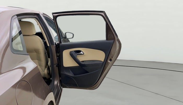 2016 Volkswagen Ameo HIGHLINE DSG 1.5 DIESEL , Diesel, Automatic, 1,06,980 km, RHS Rear Door