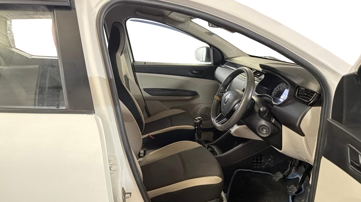 2024 Renault TRIBER RXT, Petrol, Manual, 86,474 km, Right Side Front Door Cabin