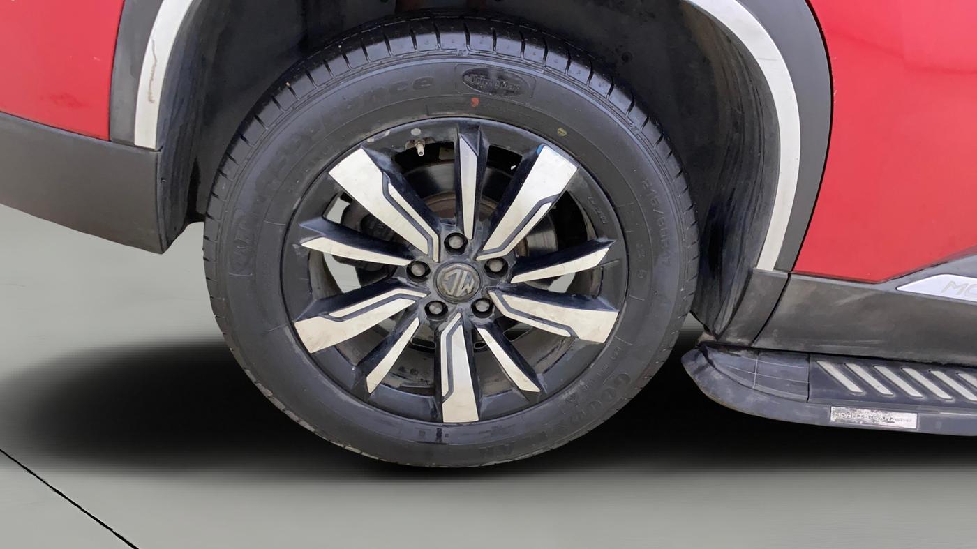 2020 MG HECTOR PLUS SHARP 1.5 PETROL TURBO DCT 6-STR, Petrol, Automatic, 28,230 km, Right Rear Wheel