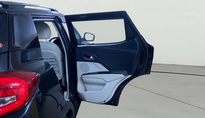 2021 Mahindra XUV300 W8 (O) 1.5 DIESEL, Diesel, Manual, 75,937 km, RHS Rear Door