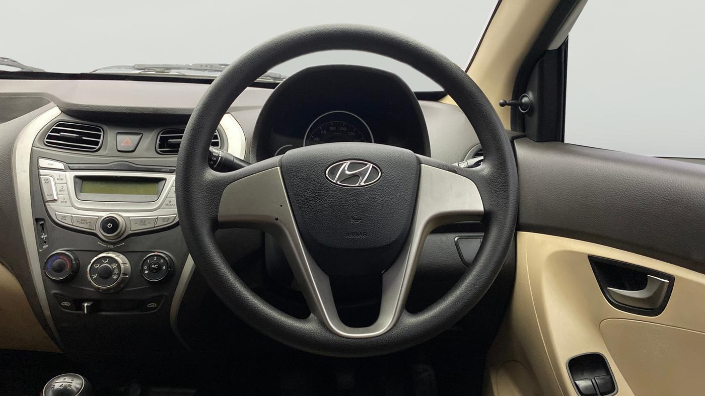 2018 Hyundai Eon SPORTZ, Petrol, Manual, 22,380 km, Steering Wheel Close Up