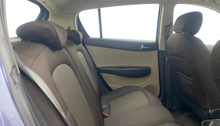 2014 Hyundai i20 SPORTZ 1.4 CRDI, Diesel, Manual, 75,389 km, Right Side Rear Door Cabin