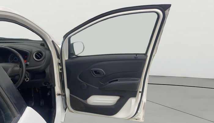 2017 Datsun Redi Go T (O), Petrol, Manual, 1,03,988 km, RHS Front Door