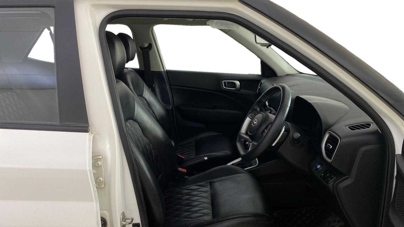 2021 Hyundai VENUE SX PLUS 1.0 TURBO DCT, Petrol, Automatic, 40,426 km, Right Side Front Door Cabin