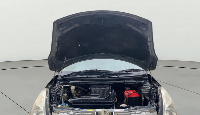 2015 Maruti Swift Dzire ZXI, Petrol, Manual, 1,37,216 km, Open Bonet