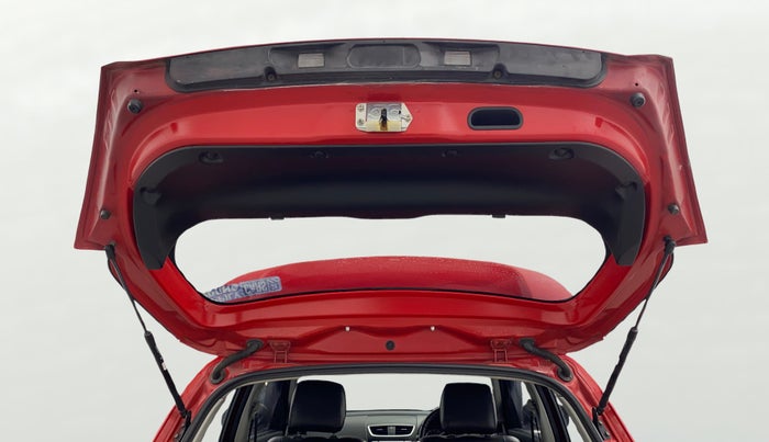 2016 Maruti Swift VXI O, Petrol, Manual, 95,288 km, Boot Door Open