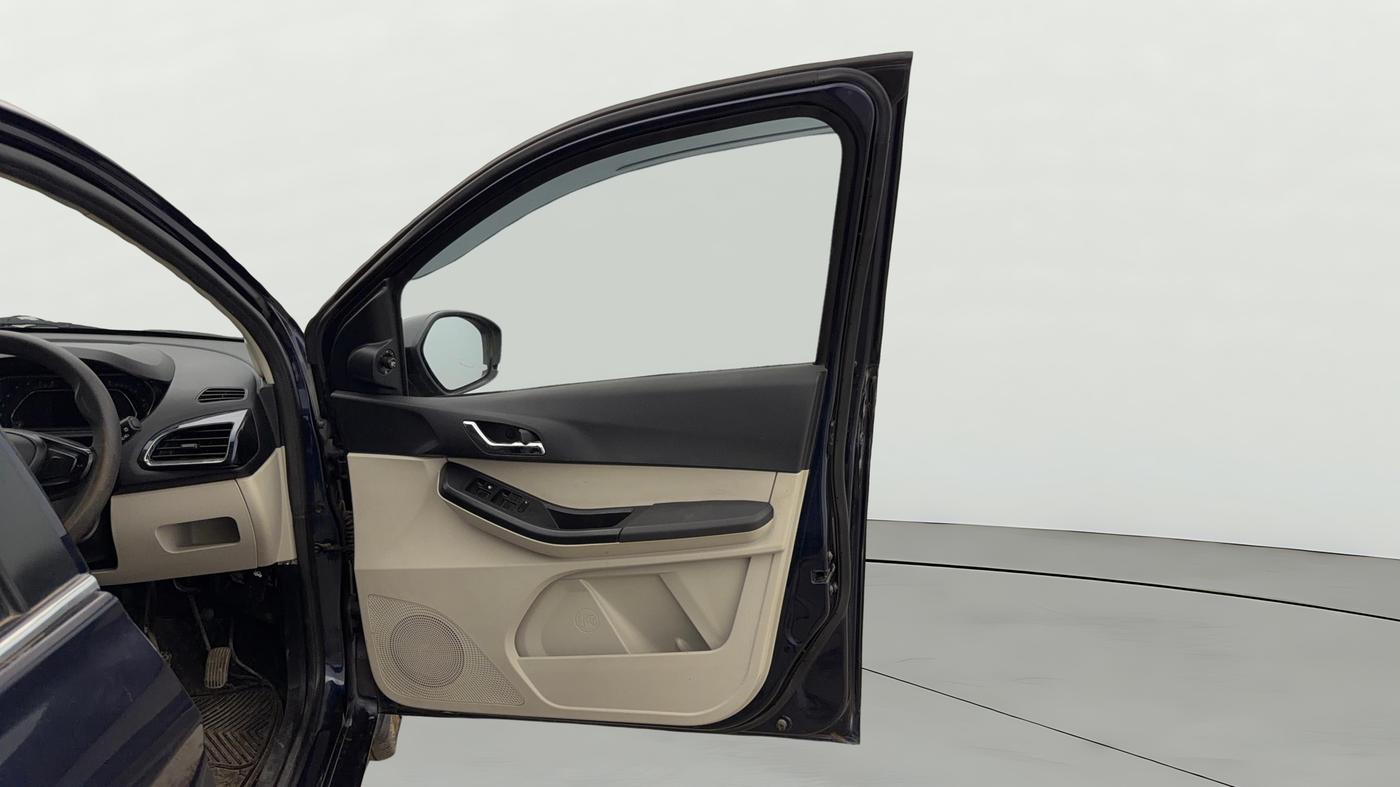 2023 Tata Tiago XZ PLUS CNG, CNG, Manual, 40,685 km, RHS Front Door