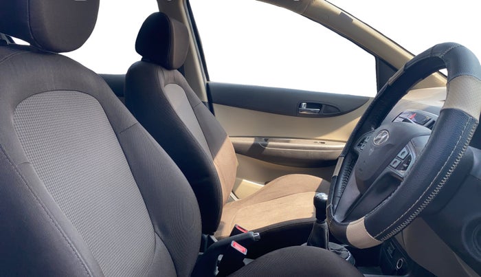 2012 Hyundai i20 SPORTZ 1.2, Petrol, Manual, 1,09,371 km, Right Side Front Door Cabin