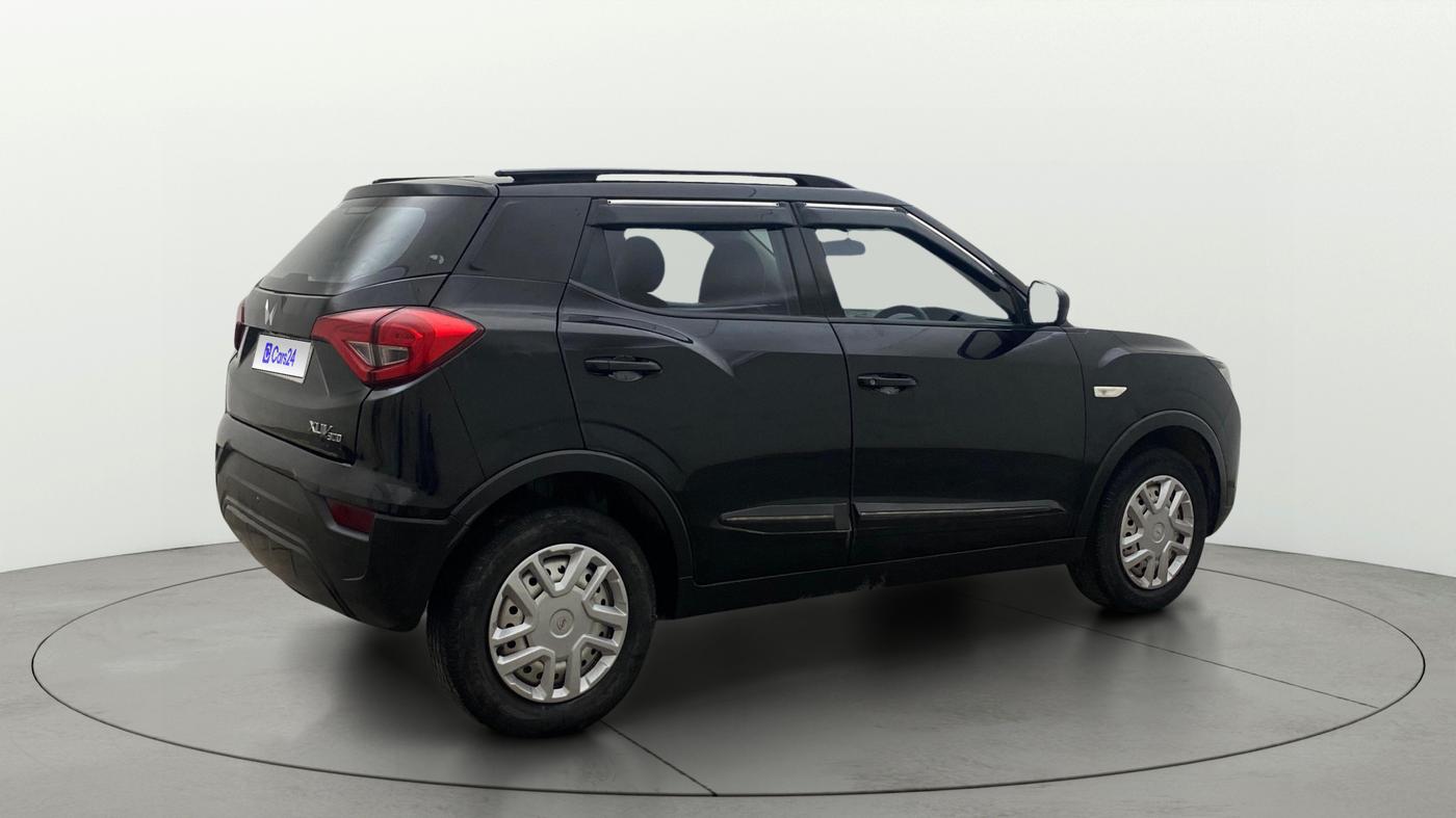 2023 Mahindra XUV300 W4 1.2 PETROL, Petrol, Manual, 68,057 km, Right Back Diagonal