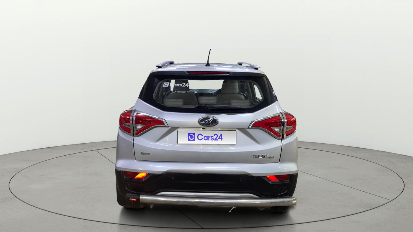 2019 Mahindra XUV300 W8 (O) 1.2 PETROL, Petrol, Manual, 80,379 km, Rear Windshield