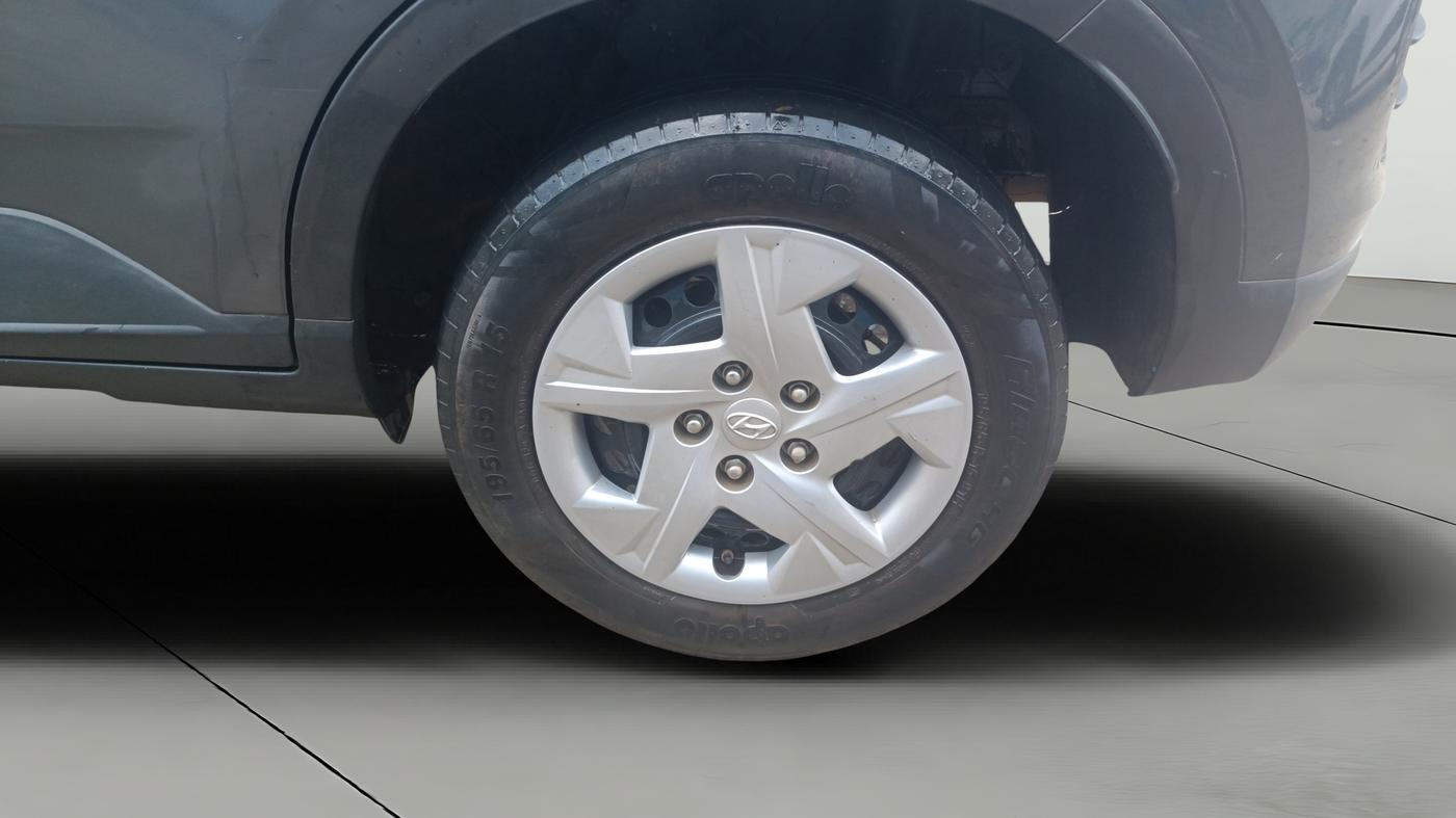 2022 Hyundai VENUE SX 1.2 PETROL, Petrol, Manual, 33,977 km, Left Rear Wheel