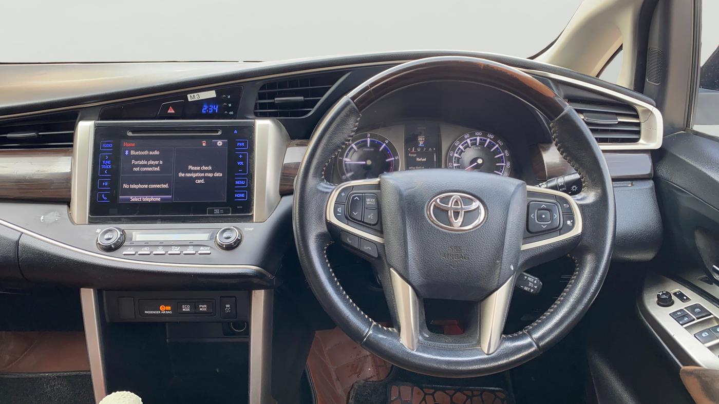 2017 Toyota Innova Crysta 2.8 ZX AT 7 STR, Diesel, Automatic, 69,561 km, Steering Wheel Close Up