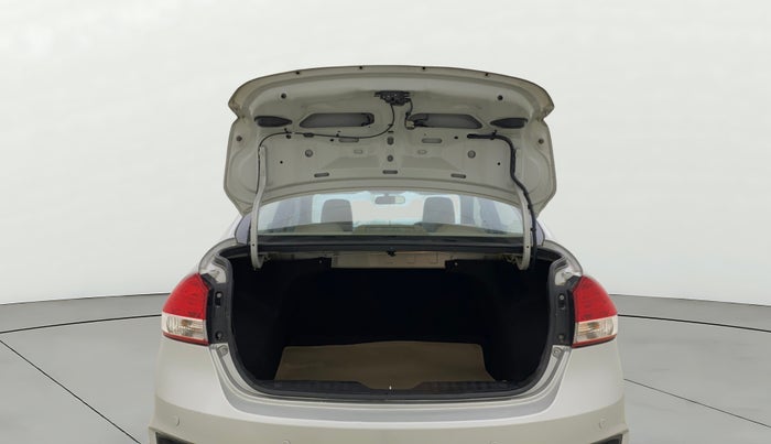 2016 Maruti Ciaz VDI+ SHVS, Diesel, Manual, 84,075 km, Boot Door Open