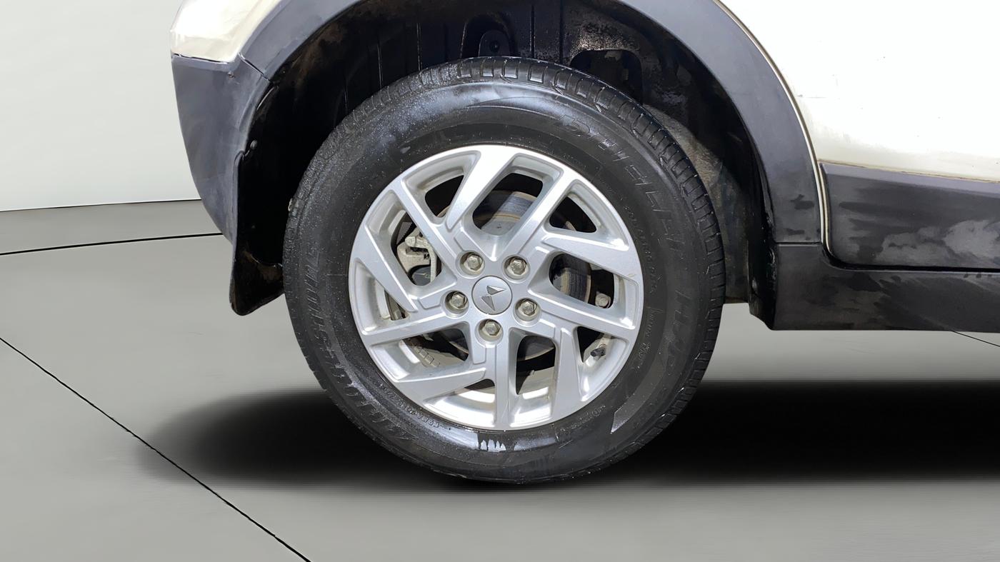 2023 Mahindra XUV300 W8 1.2 PETROL, Petrol, Manual, 22,230 km, Right Rear Wheel