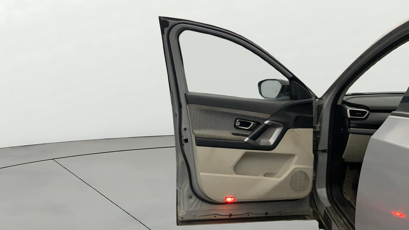 2024 Tata Safari PURE (O), Diesel, Manual, 68,201 km, LHS Front Door