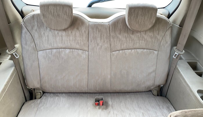 2013 Maruti Ertiga ZDI, Diesel, Manual, 1,00,067 km, Third Seat Row ( optional )