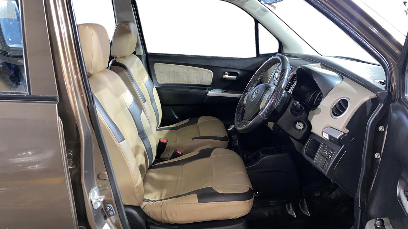 2014 Maruti Wagon R 1.0 VXI, Petrol, Manual, 24,927 km, Right Side Front Door Cabin