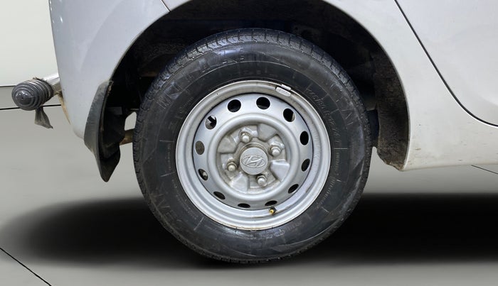 2017 Hyundai Eon ERA +, Petrol, Manual, 27,194 km, Right Rear Wheel