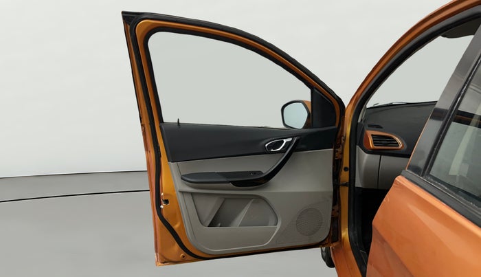 2017 Tata Tiago XZ PETROL, Petrol, Manual, 35,202 km, LHS Front Door