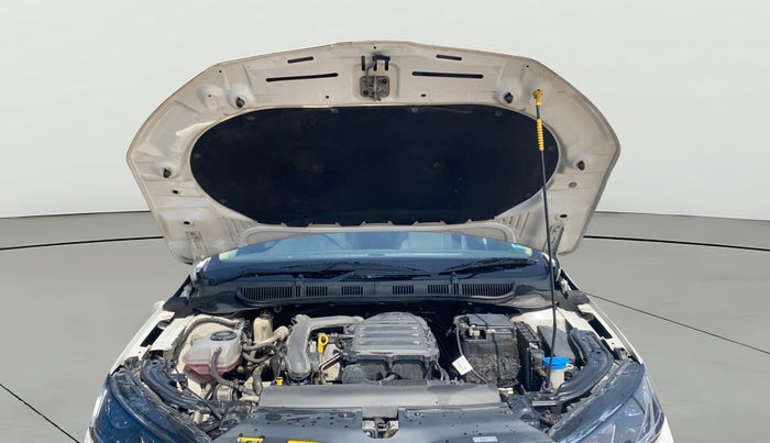 2022 Skoda SLAVIA STYLE 1.0L TSI MT, Petrol, Manual, 69,712 km, Open Bonet