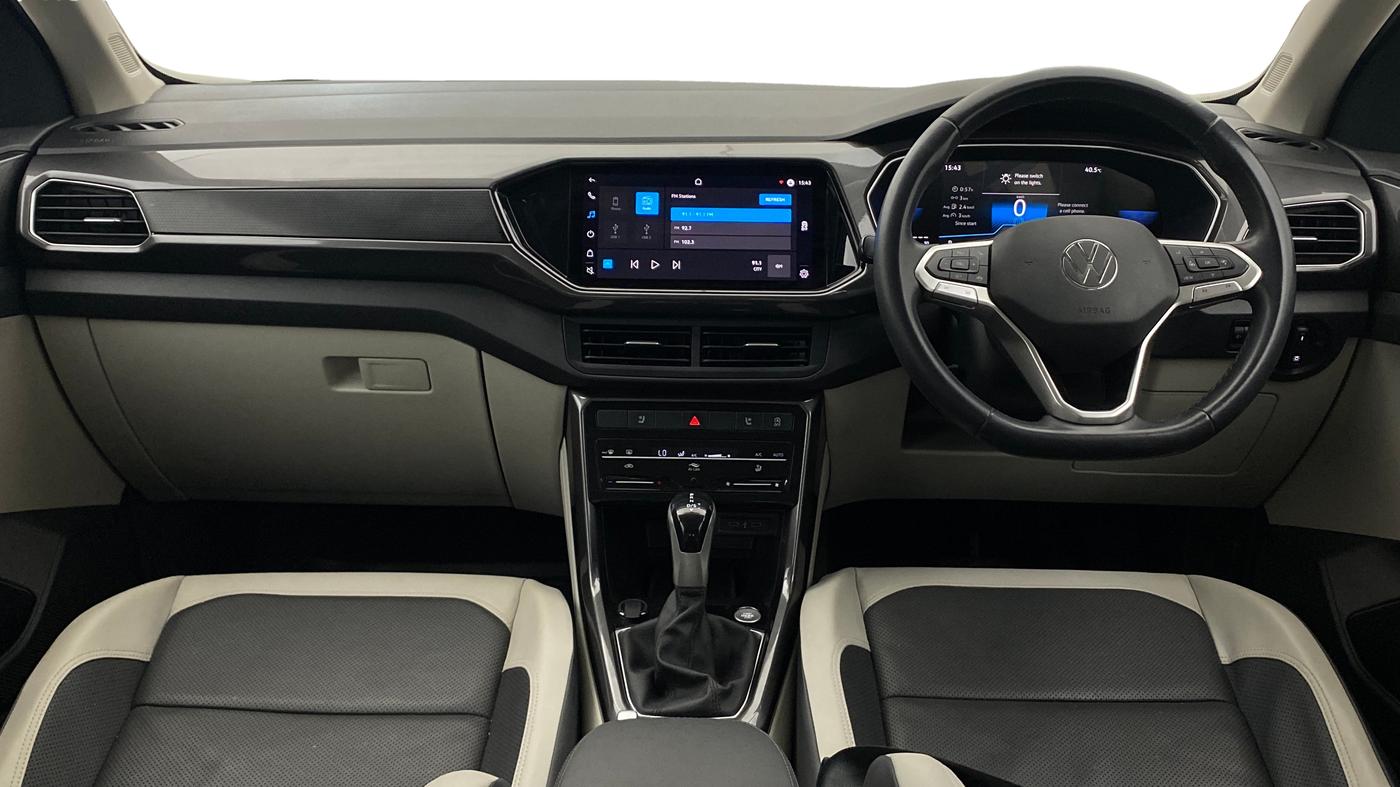 2022 Volkswagen TAIGUN TOPLINE 1.0 TSI AT, Petrol, Automatic, 49,524 km, Dashboard