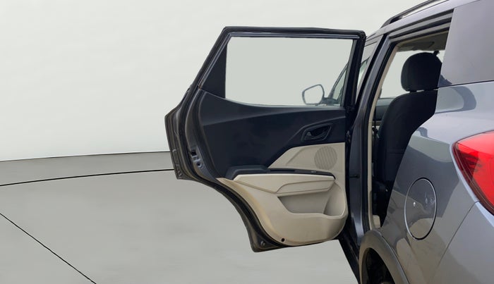 2021 Mahindra XUV300 W6 1.5 Diesel, Diesel, Manual, 62,329 km, LHS Rear Door