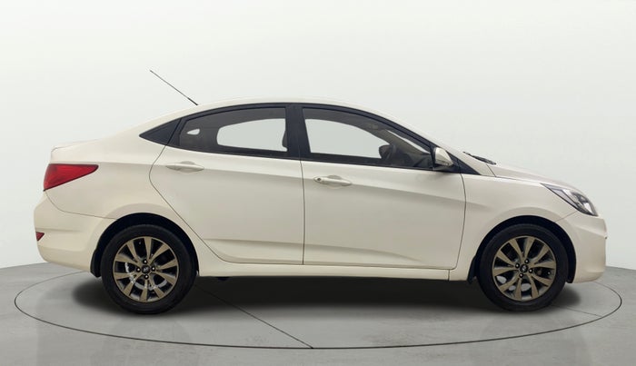 2014 Hyundai Verna FLUIDIC 1.6 CRDI SX, Diesel, Manual, 1,35,671 km, Right Side View