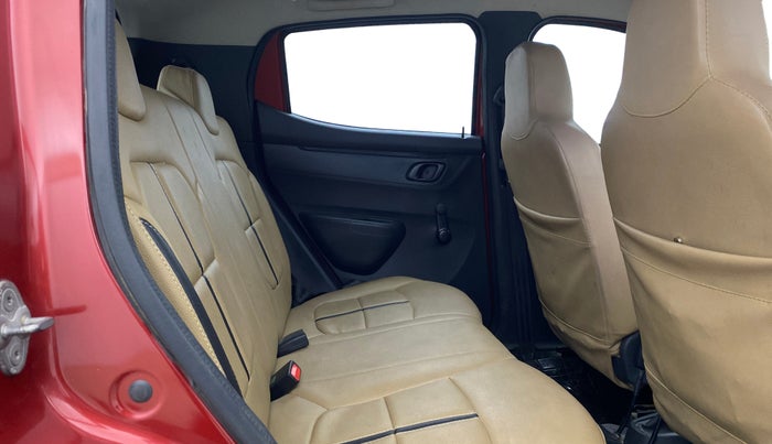 2016 Renault Kwid RXT 0.8, Petrol, Manual, 39,456 km, Right Side Rear Door Cabin