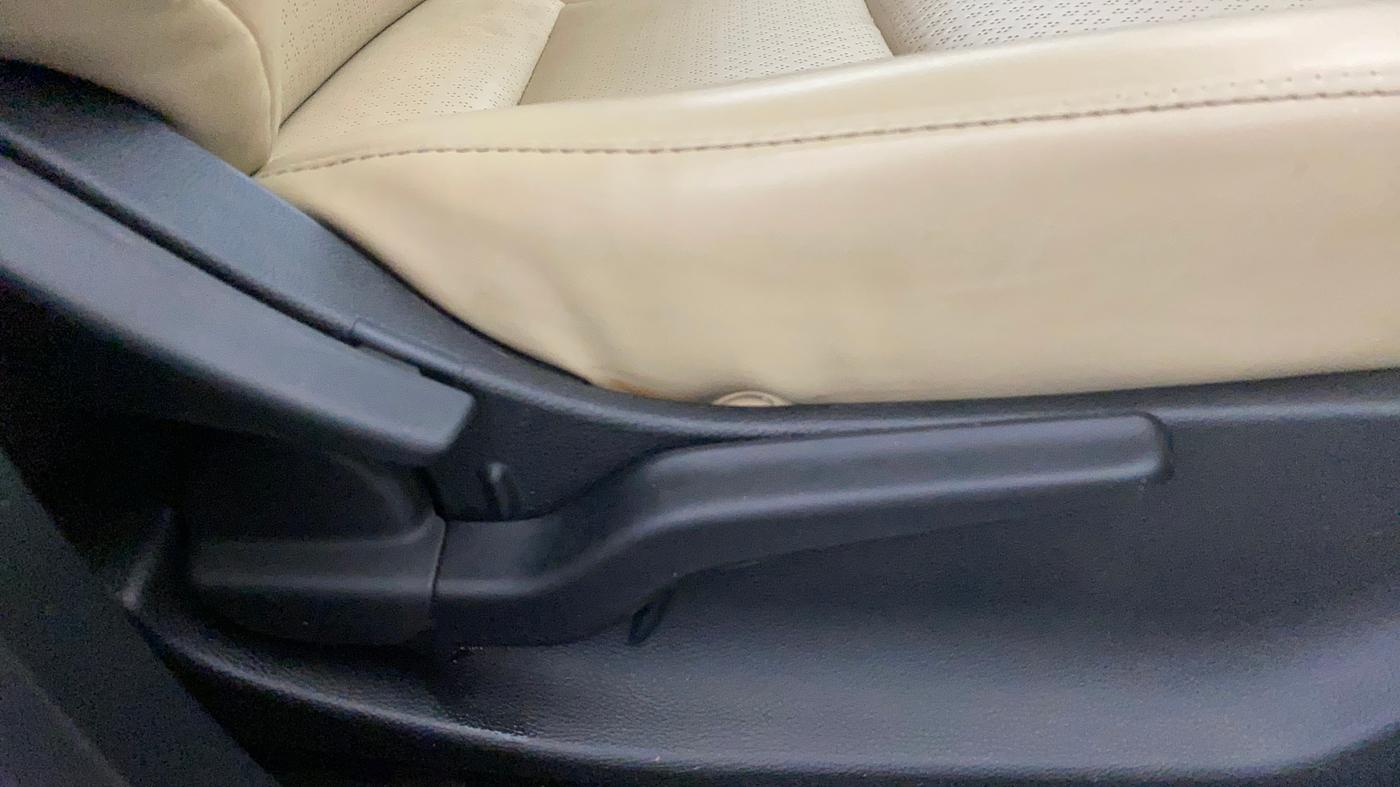 2021 Honda City 1.5L I-VTEC V MT 5TH GEN, CNG, Manual, 44,688 km, Driver Side Adjustment Panel