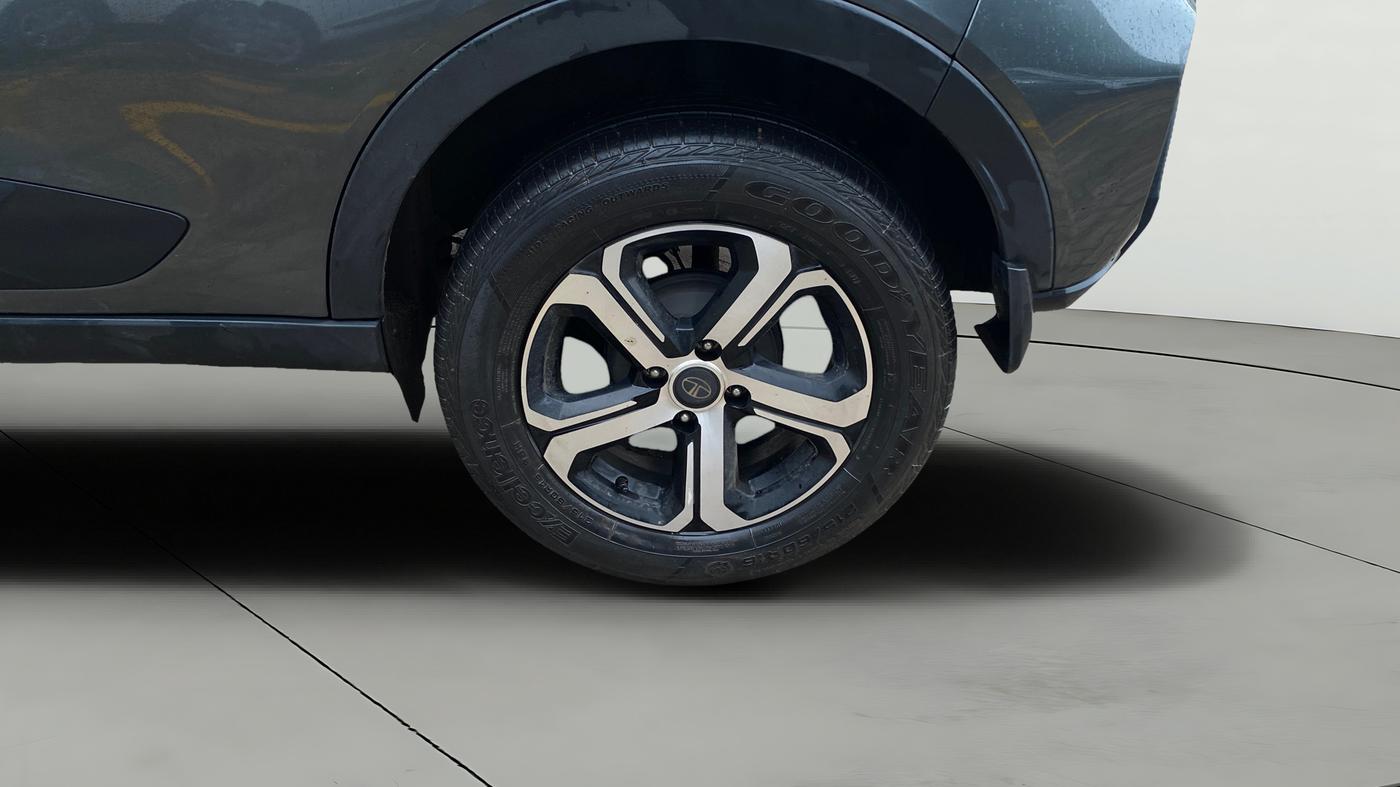 2022 Tata NEXON XZ PLUS (PREMIUM) PETROL, Petrol, Manual, 29,325 km, Left Rear Wheel