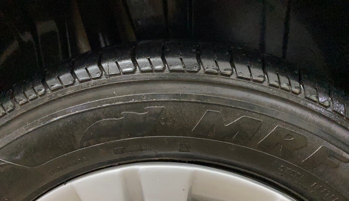 2019 Maruti Ertiga VXI SHVS, Petrol, Manual, 86,892 km, Right Rear Tyre Tread
