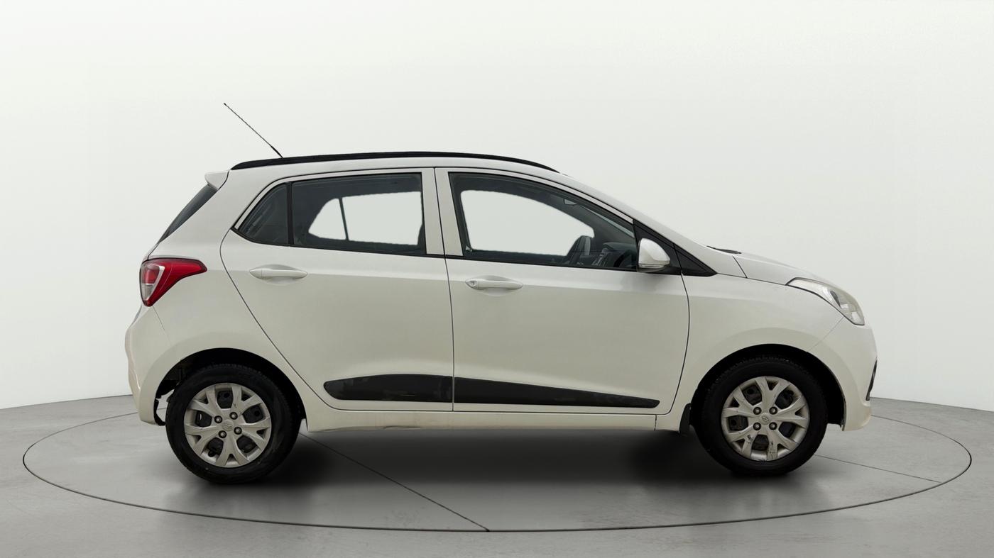2015 Hyundai Grand i10 SPORTZ 1.2 KAPPA VTVT, Petrol, Manual, 58,650 km, Right Side View