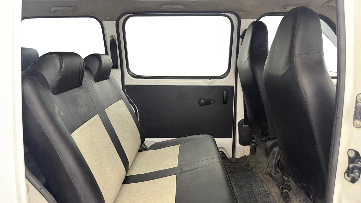 2022 Maruti Eeco 7 STR STD 1.2, CNG, Manual, 53,859 km, Right Side Rear Door Cabin