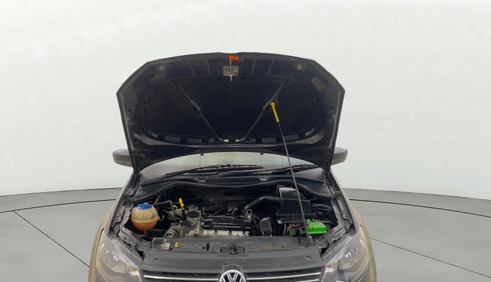 2014 Volkswagen Polo HIGHLINE1.2L, Petrol, Manual, 44,090 km, Open Bonet