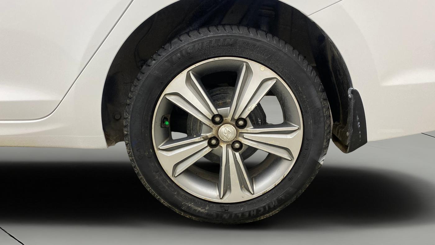 2019 Hyundai Verna 1.6 VTVT SX O, Petrol, Manual, 65,467 km, Left Rear Wheel