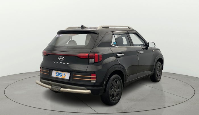 2023 Hyundai VENUE E 1.2, CNG, Manual, 76,125 km, Right Back Diagonal