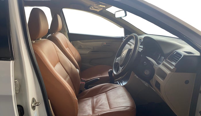 2018 Maruti Ciaz DELTA 1.4 MT PETROL, Petrol, Manual, 1,04,006 km, Right Side Front Door Cabin