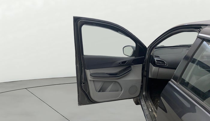 2022 Tata Tiago XT CNG, CNG, Manual, 64,278 km, LHS Front Door