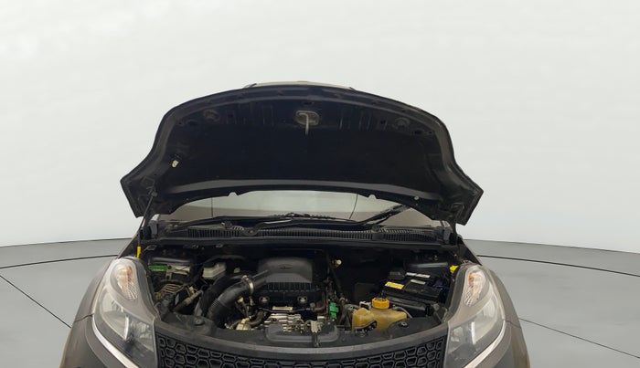 2019 Tata NEXON XM PETROL, Petrol, Manual, 79,188 km, Open Bonet