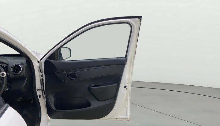 2018 Renault Kwid RXL, Petrol, Manual, 46,460 km, RHS Front Door